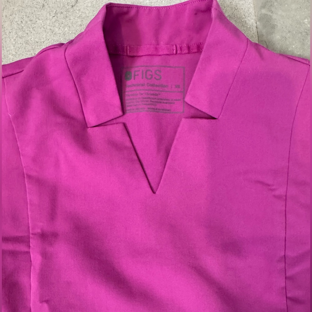 FIGS scrub set Bright Fuchsia